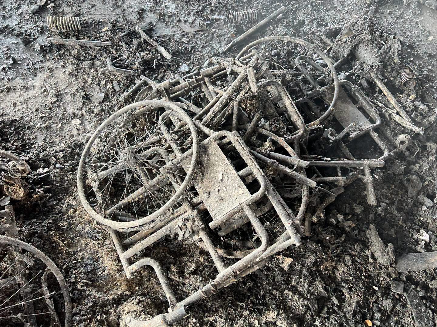 Зруйнований склад Українського Червоного Хреста в Києві після російського обстрілу 2 липня. Фото: Український Червоний Хрест Разрушенный склад Украинского Красного Креста в Киеве после российского обстрела 2 июля. Фото: Украинский Красный Крест